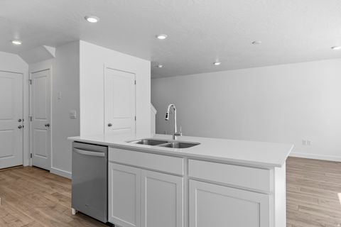 Tiny photo for 2117 S WOLVERINE WAY #2436, Washington, UT 84780 (MLS # 2152613)