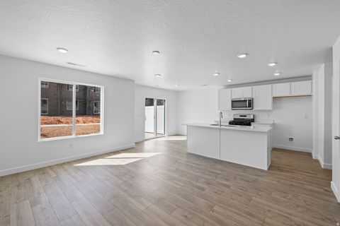 Tiny photo for 2117 S WOLVERINE WAY #2436, Washington, UT 84780 (MLS # 2152613)