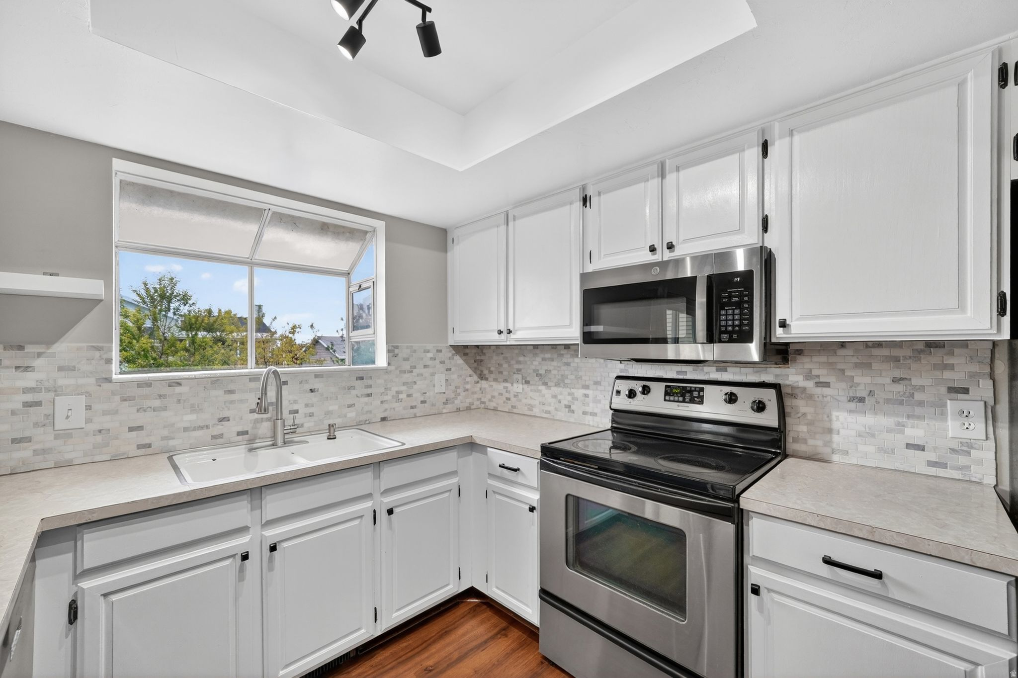 OQUIRRH SHADOWS - Residential