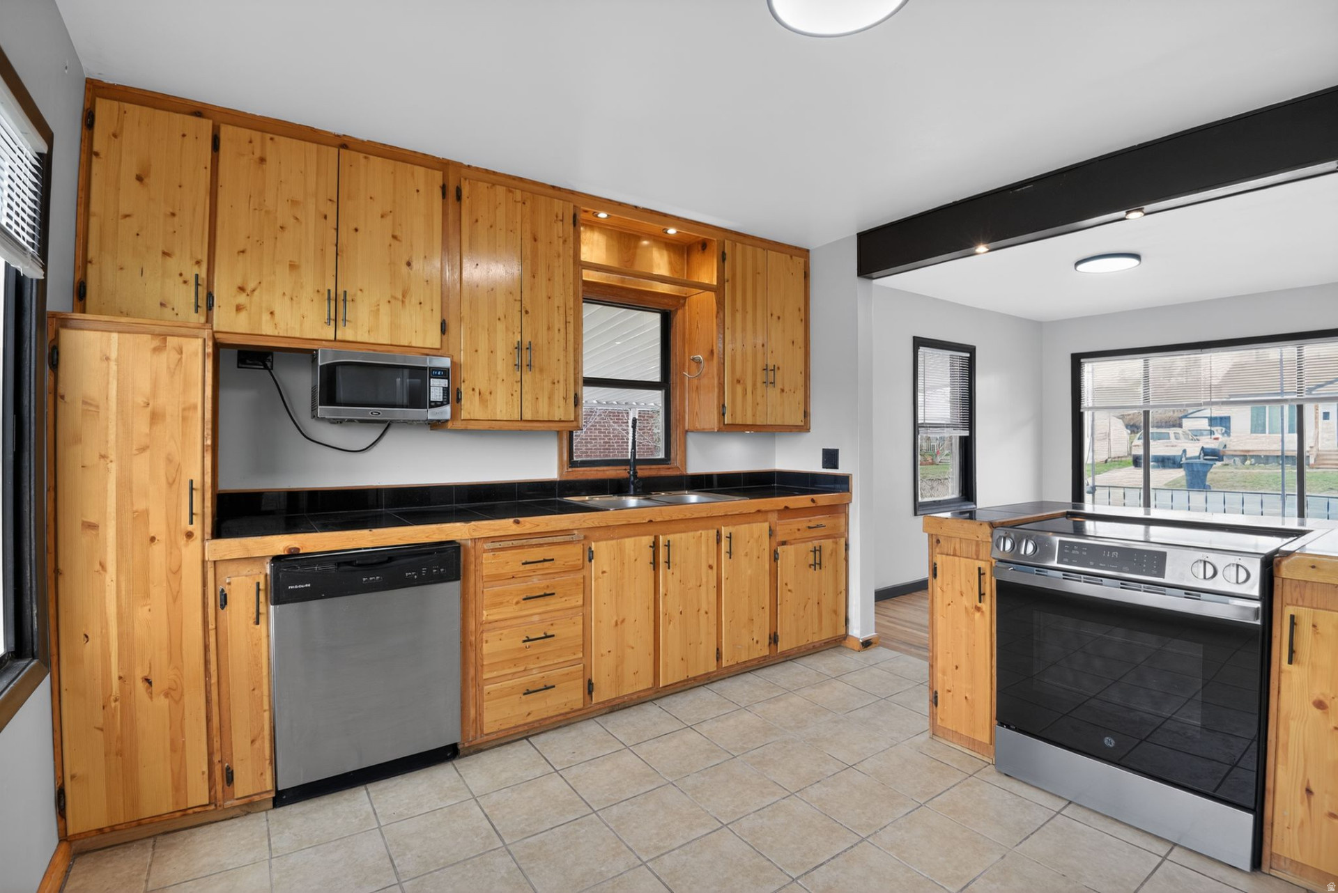 OQUIRRH HILLS NO 4 - Residential