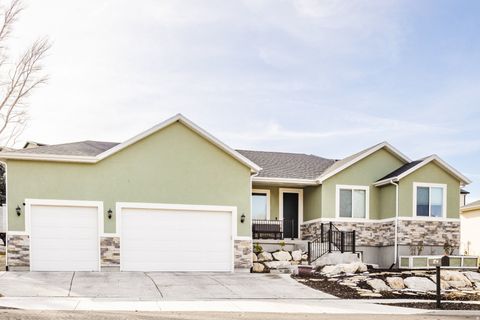 Tiny photo for 594 E SPRUCE GLEN RD, Murray, UT 84107 (MLS # 2136028)