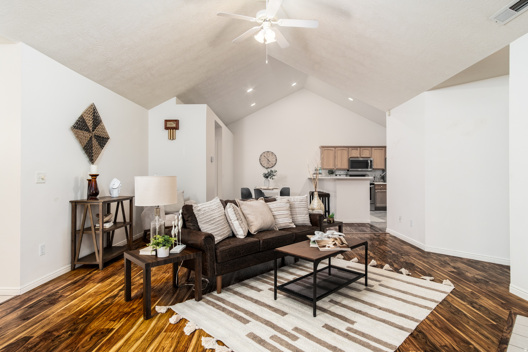 HUNTER VILLAS - Residential