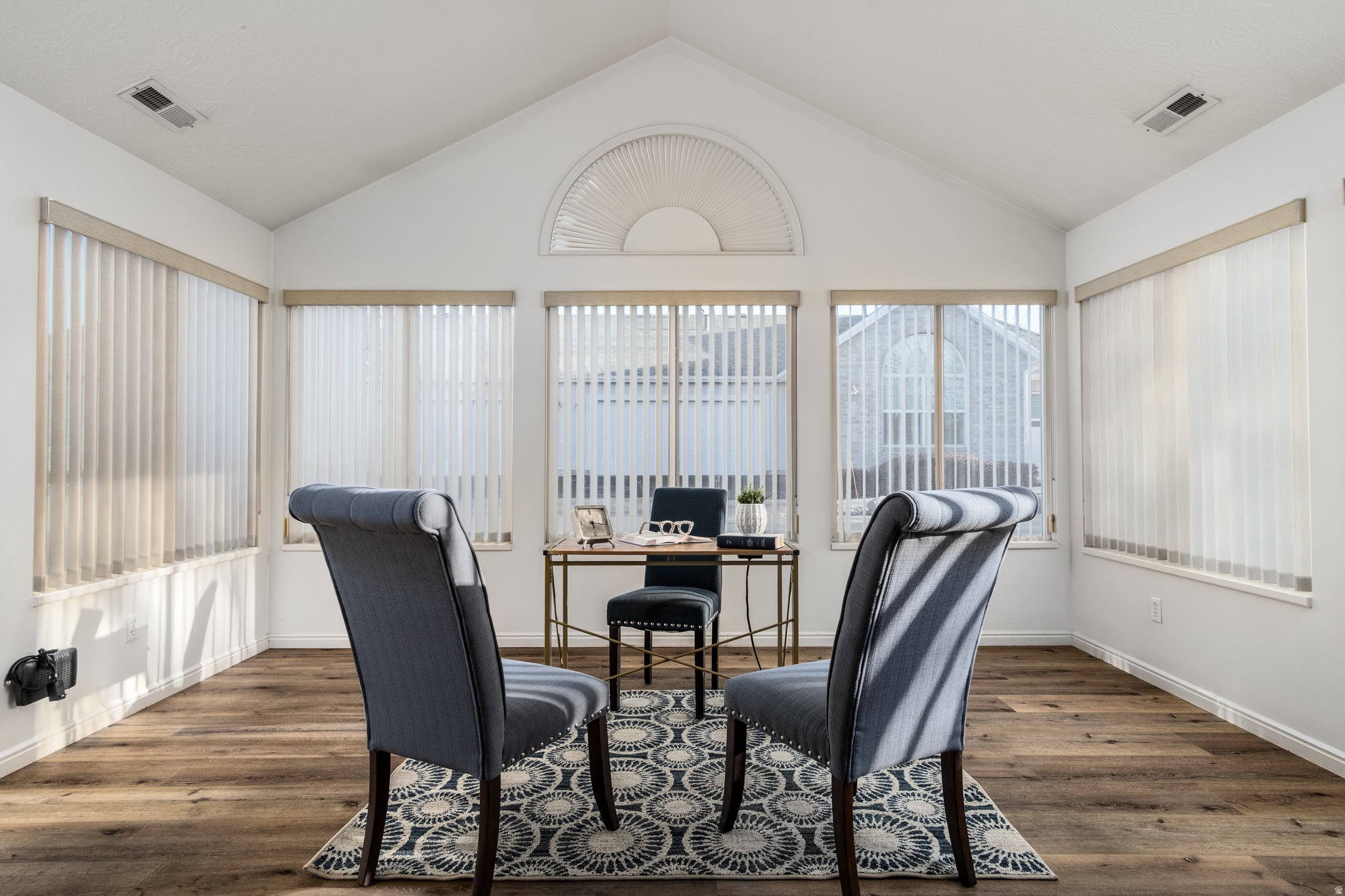 HUNTER VILLAS - Residential