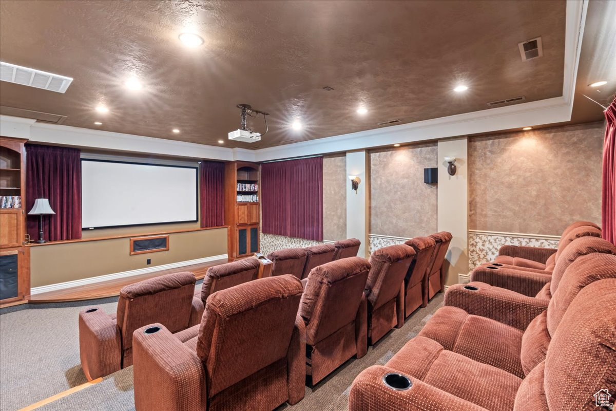 HUNTER VILLAS - Residential