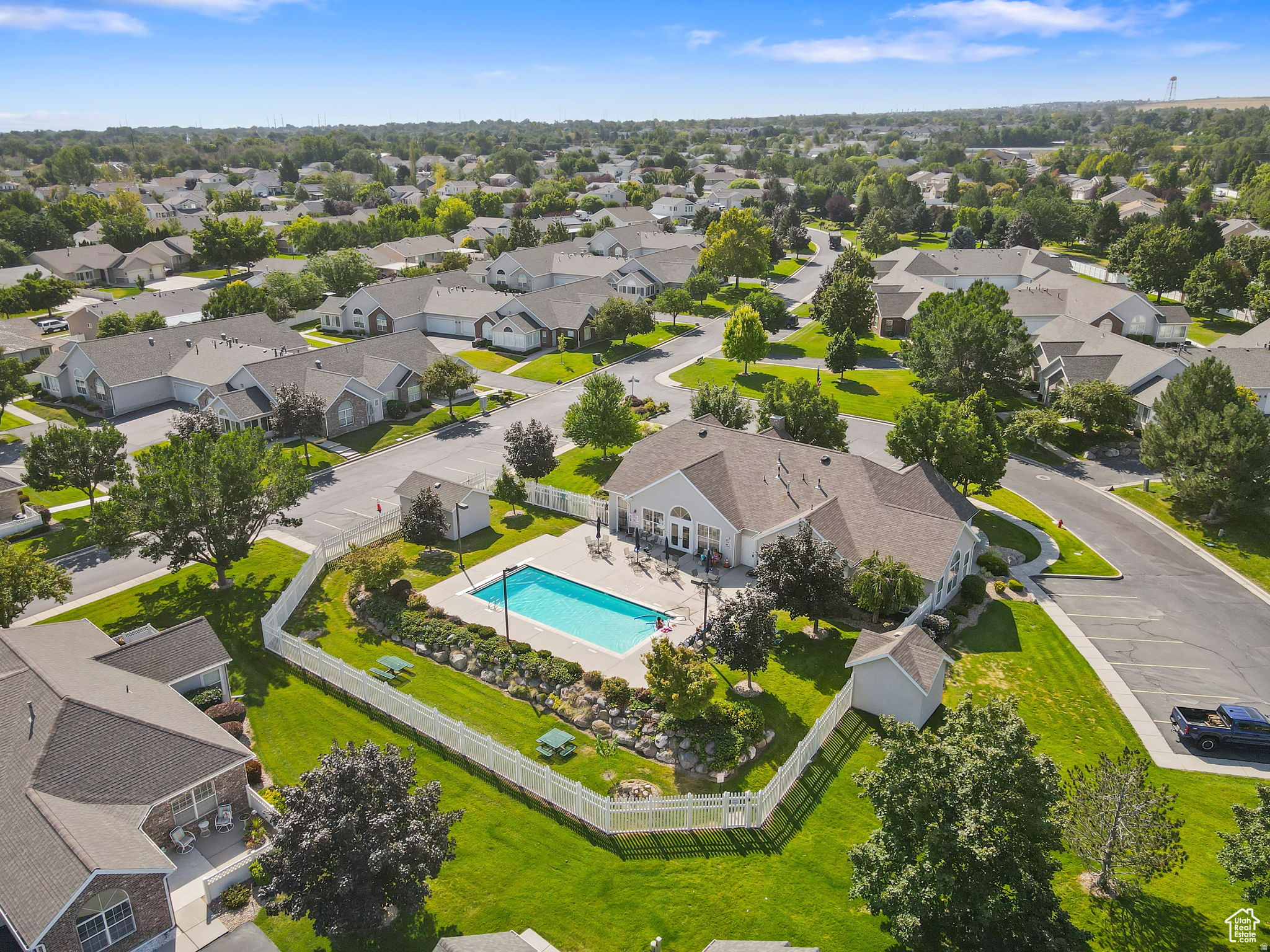 HUNTER VILLAS - Residential