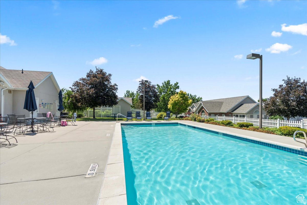 HUNTER VILLAS - Residential