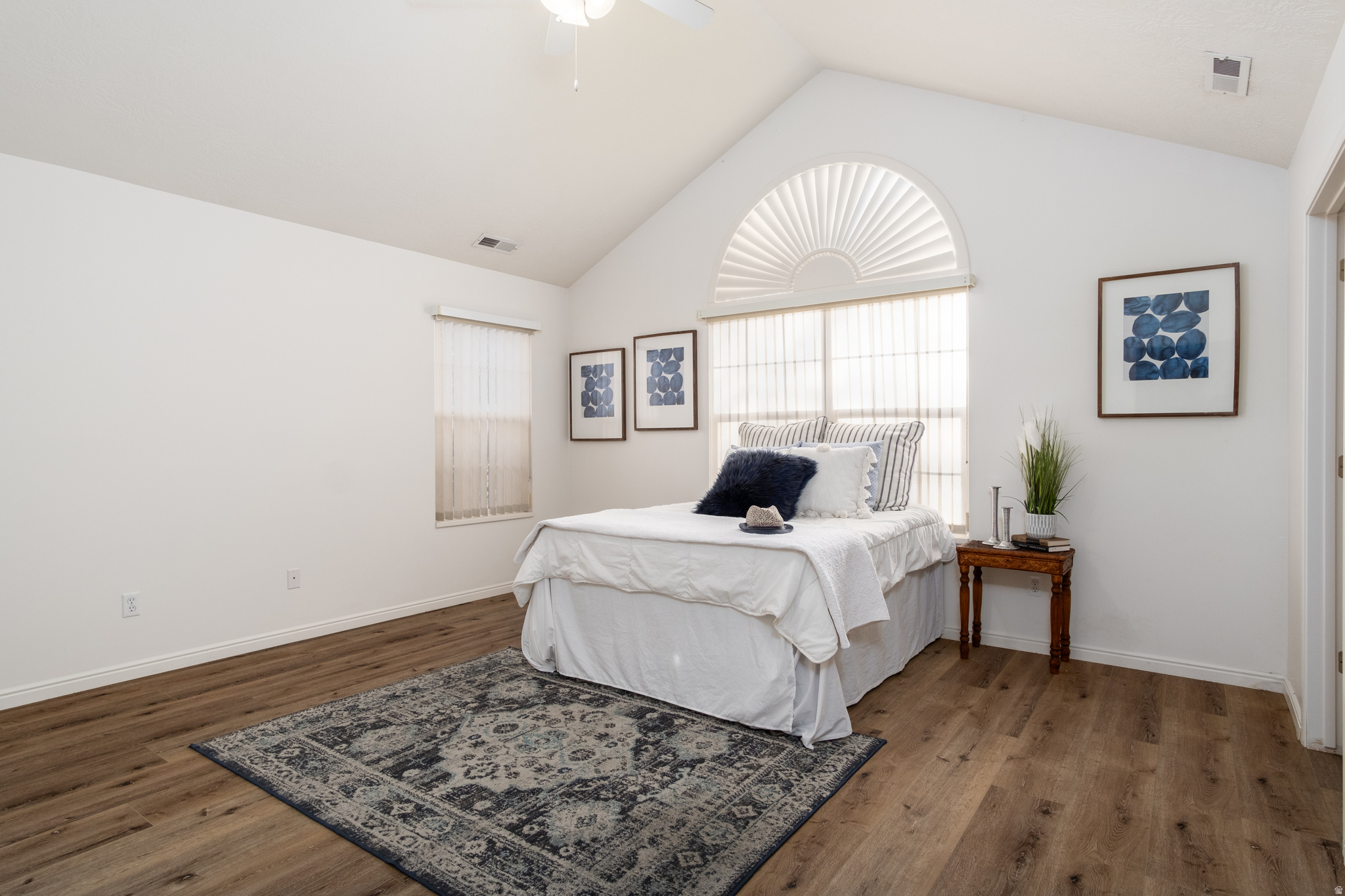 HUNTER VILLAS - Residential