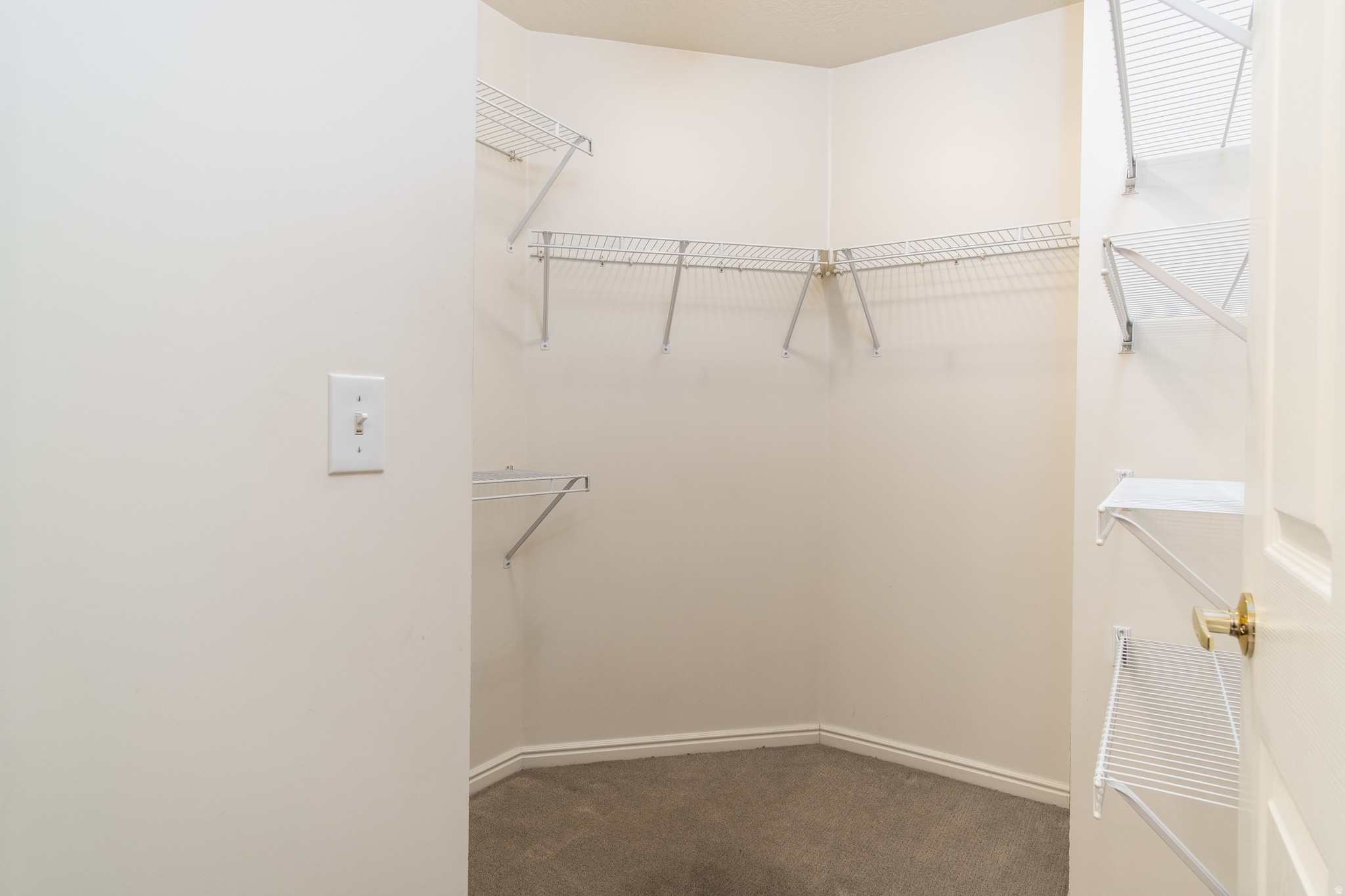 HUNTER VILLAS - Residential