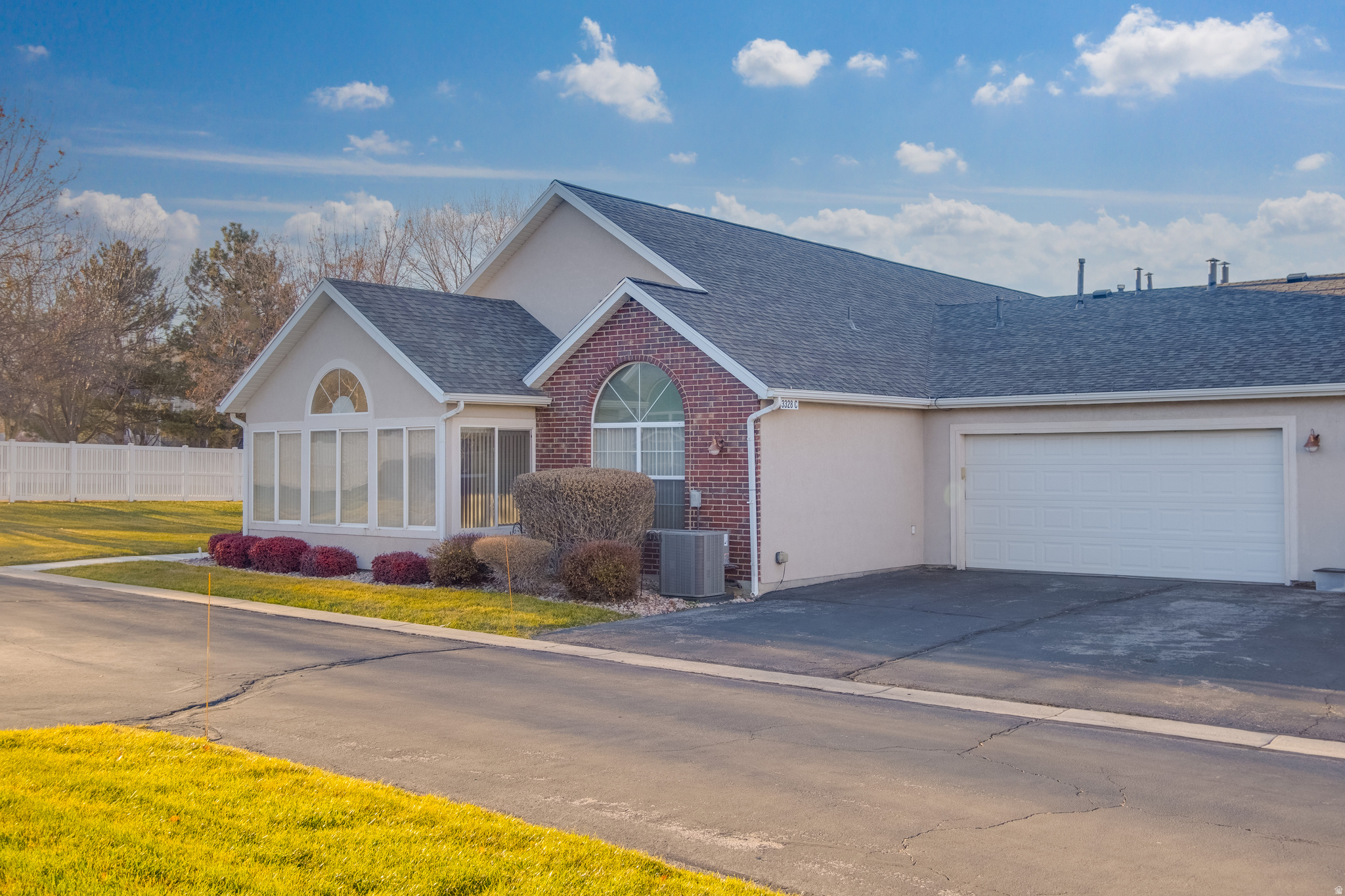 HUNTER VILLAS - Residential