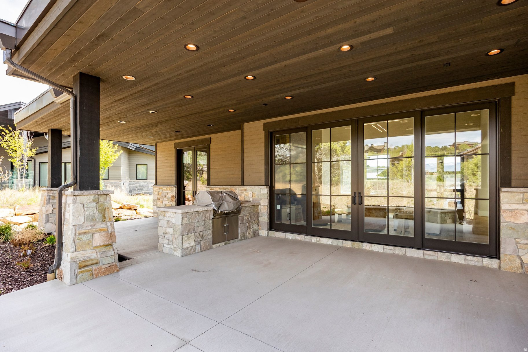 RED LEDGES - Residential