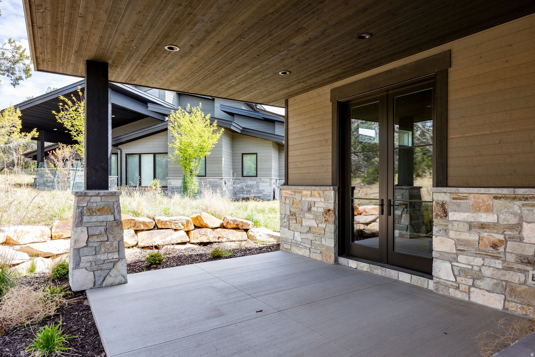 RED LEDGES - Residential