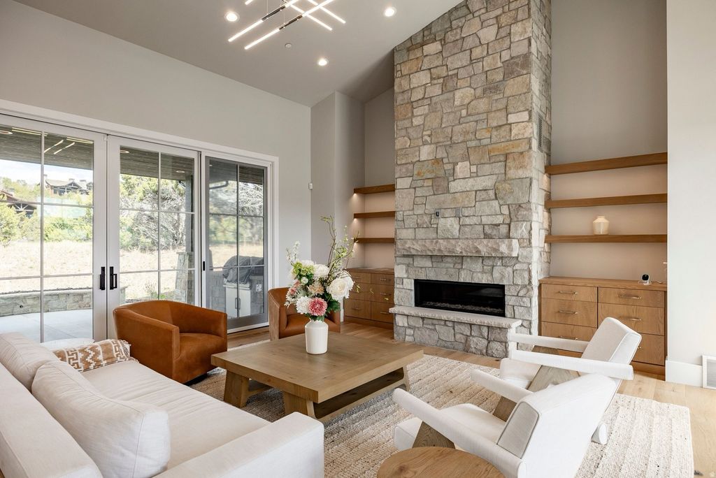 Photo of 669 N RED MOUNTAIN CT, Heber City, UT 84032 (MLS # 2157828)