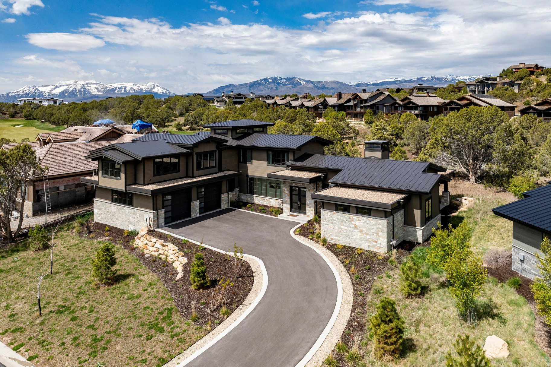 RED LEDGES - Residential