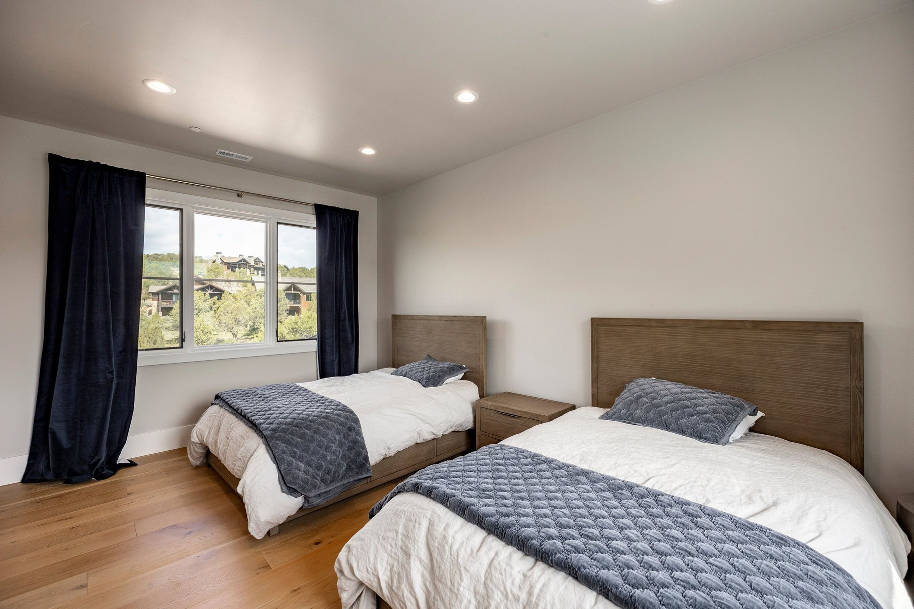 RED LEDGES - Residential