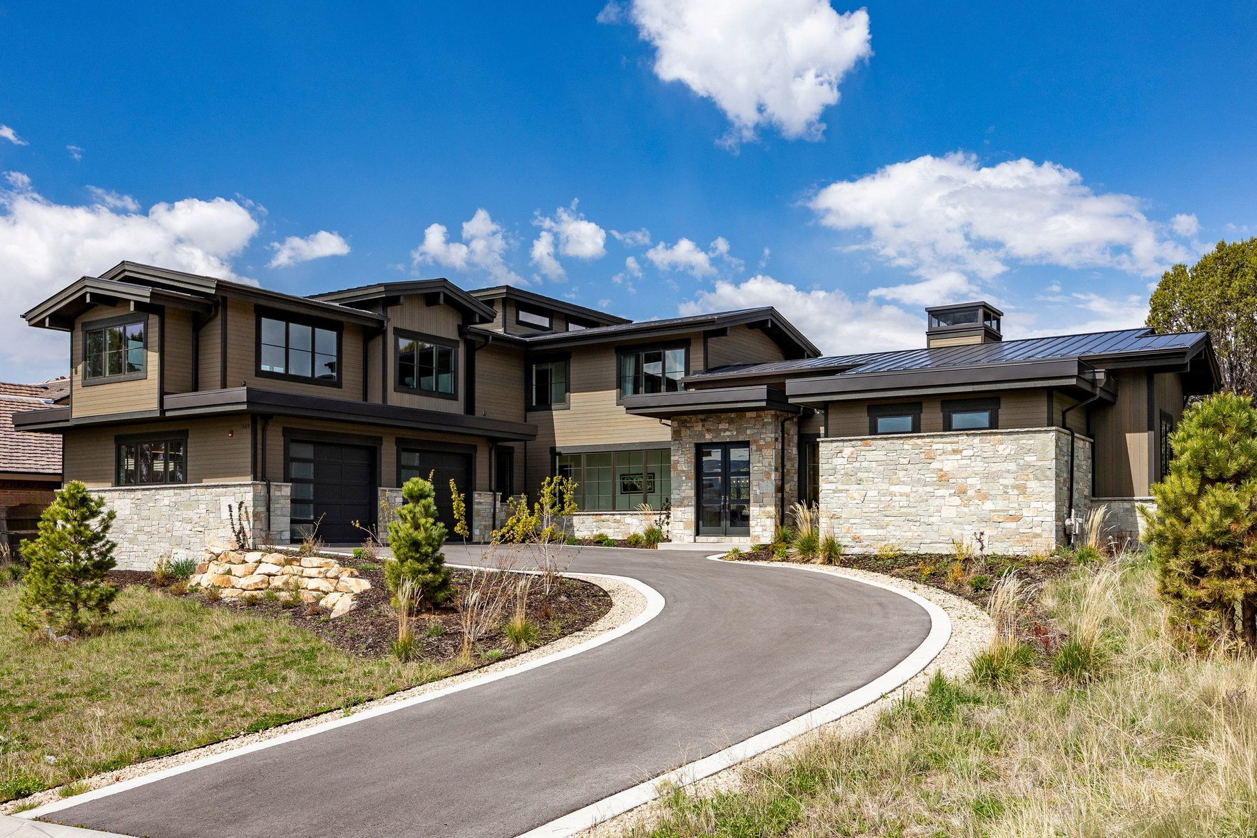 RED LEDGES - Residential