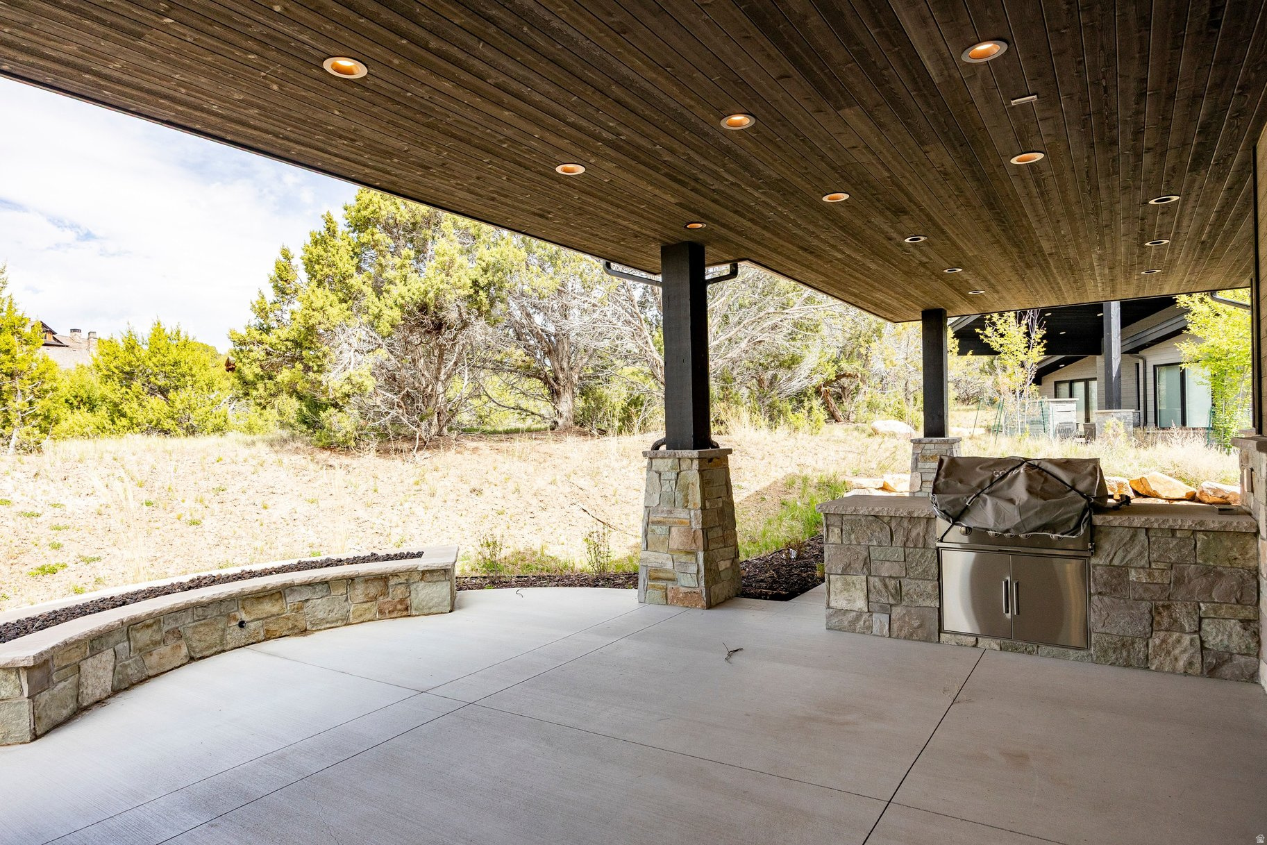 RED LEDGES - Residential