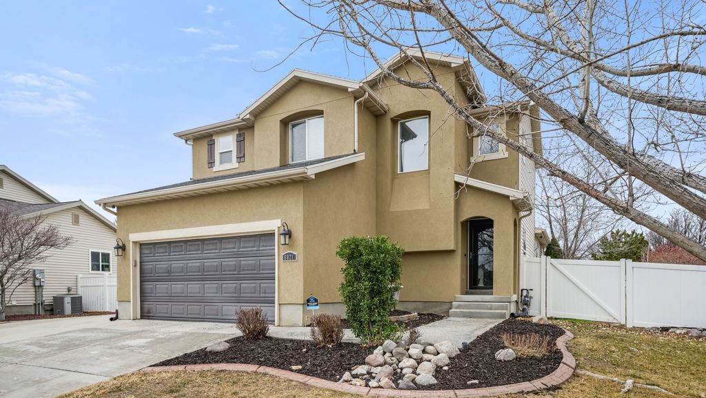 Photo of 6021 W FRAGRANT LN, Herriman, UT 84096 (MLS # 2156174)