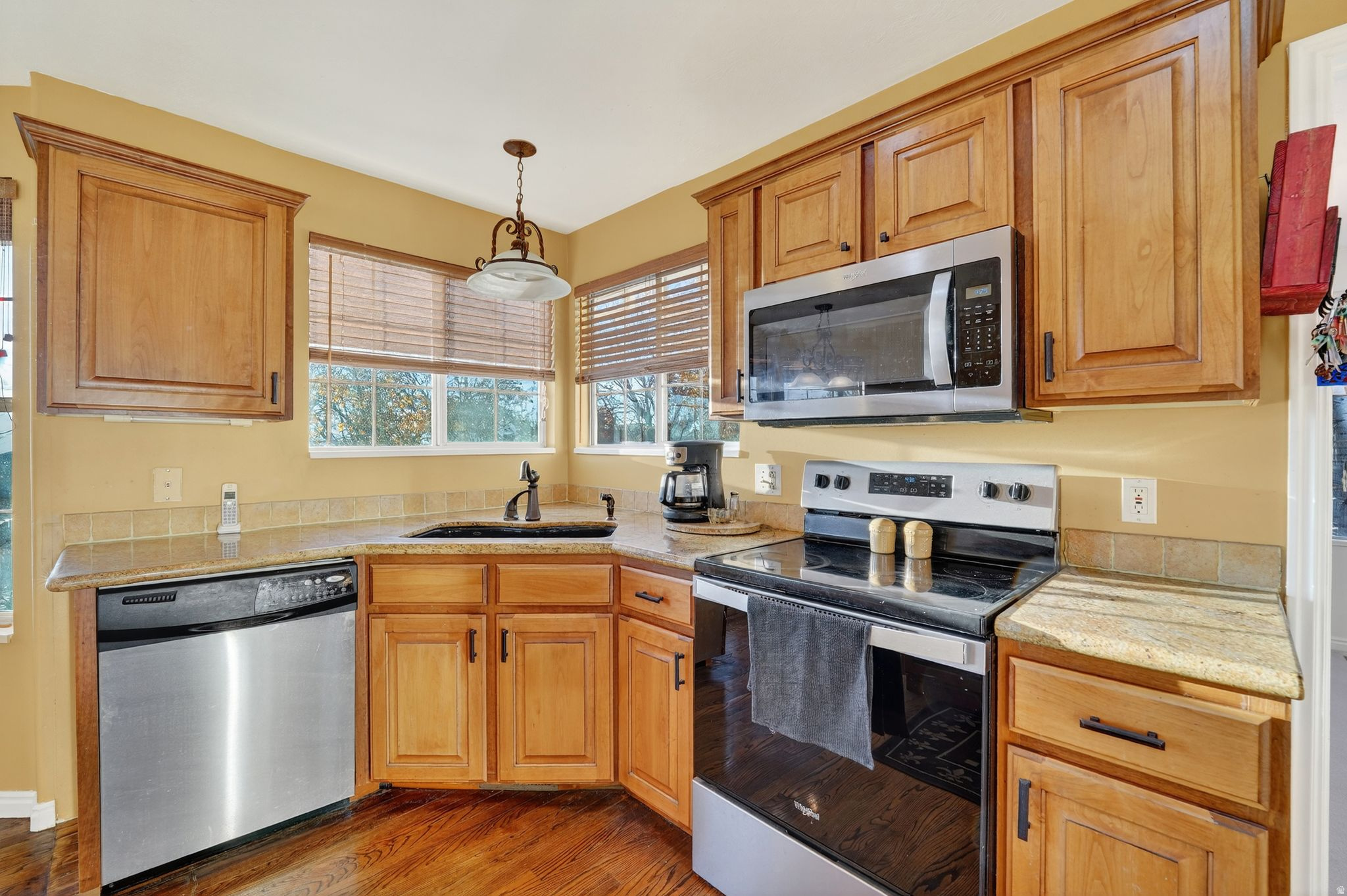 WHITE CITY - Residential