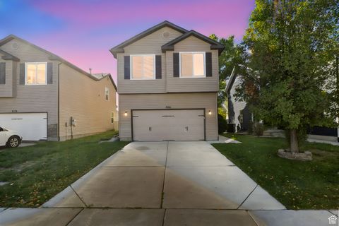 Photo of 2166 E JORDAN WAY, Eagle Mountain, UT 84005 (MLS # 2119323)