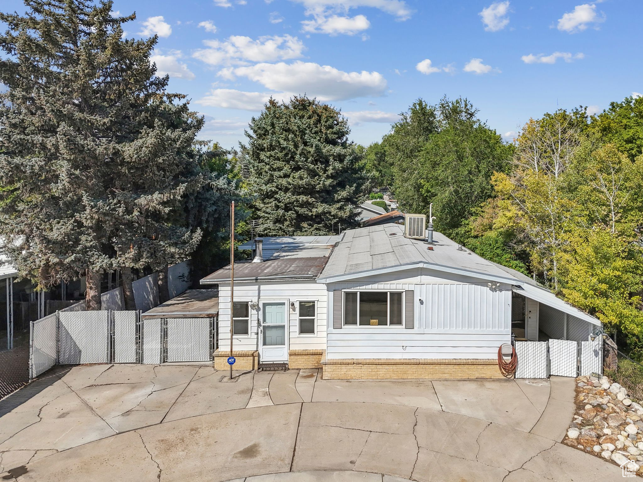 JORDAN MOBILE HOME ESTATES - Residential