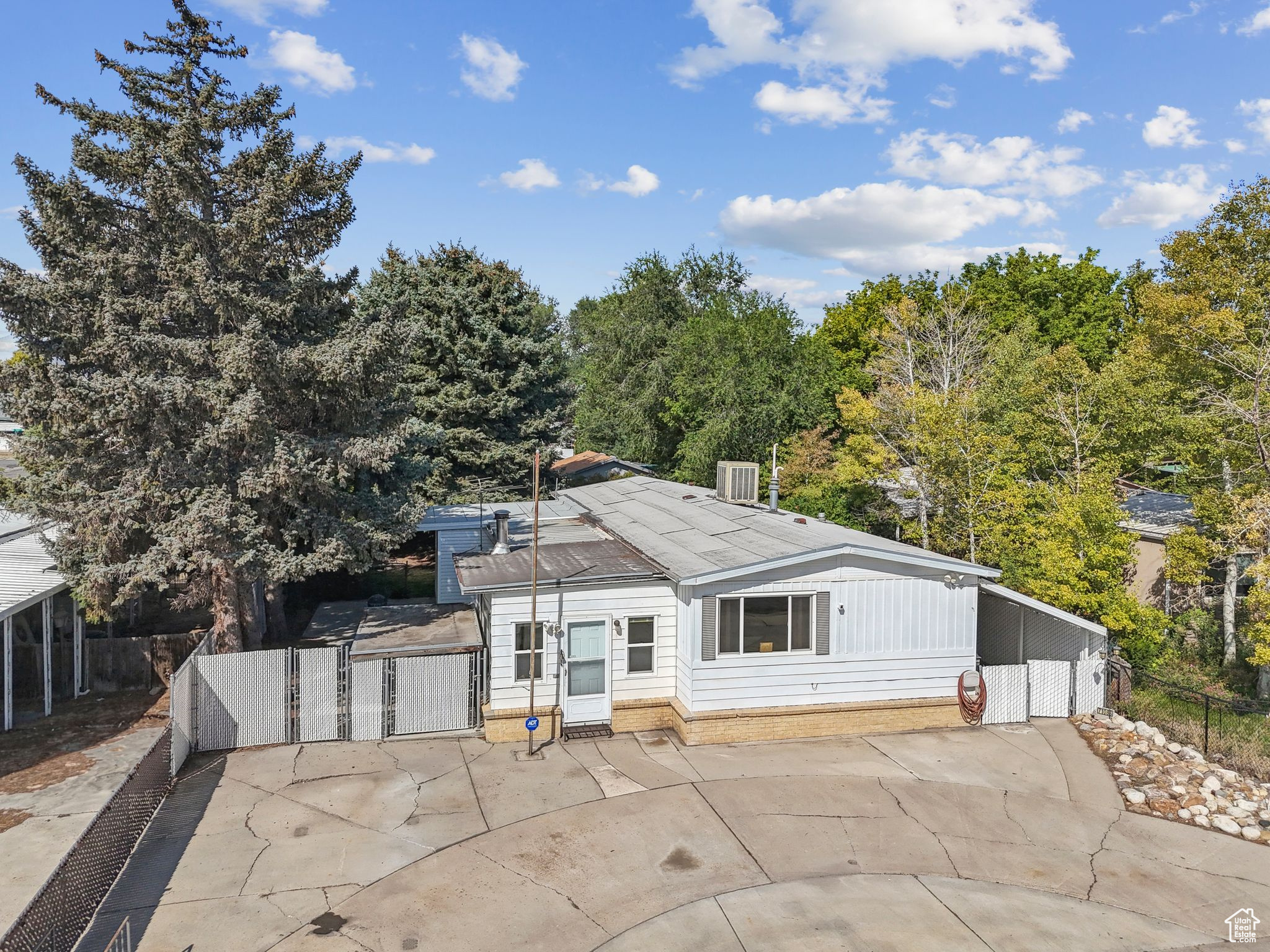 JORDAN MOBILE HOME ESTATES - Residential