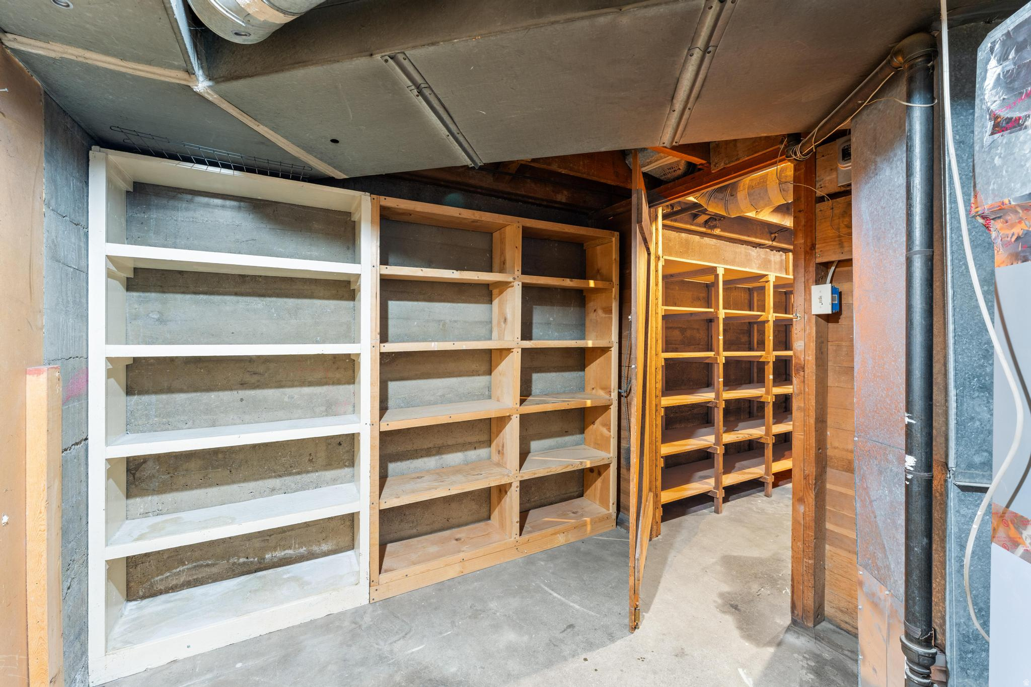 NATHAN CIRCLE - Residential