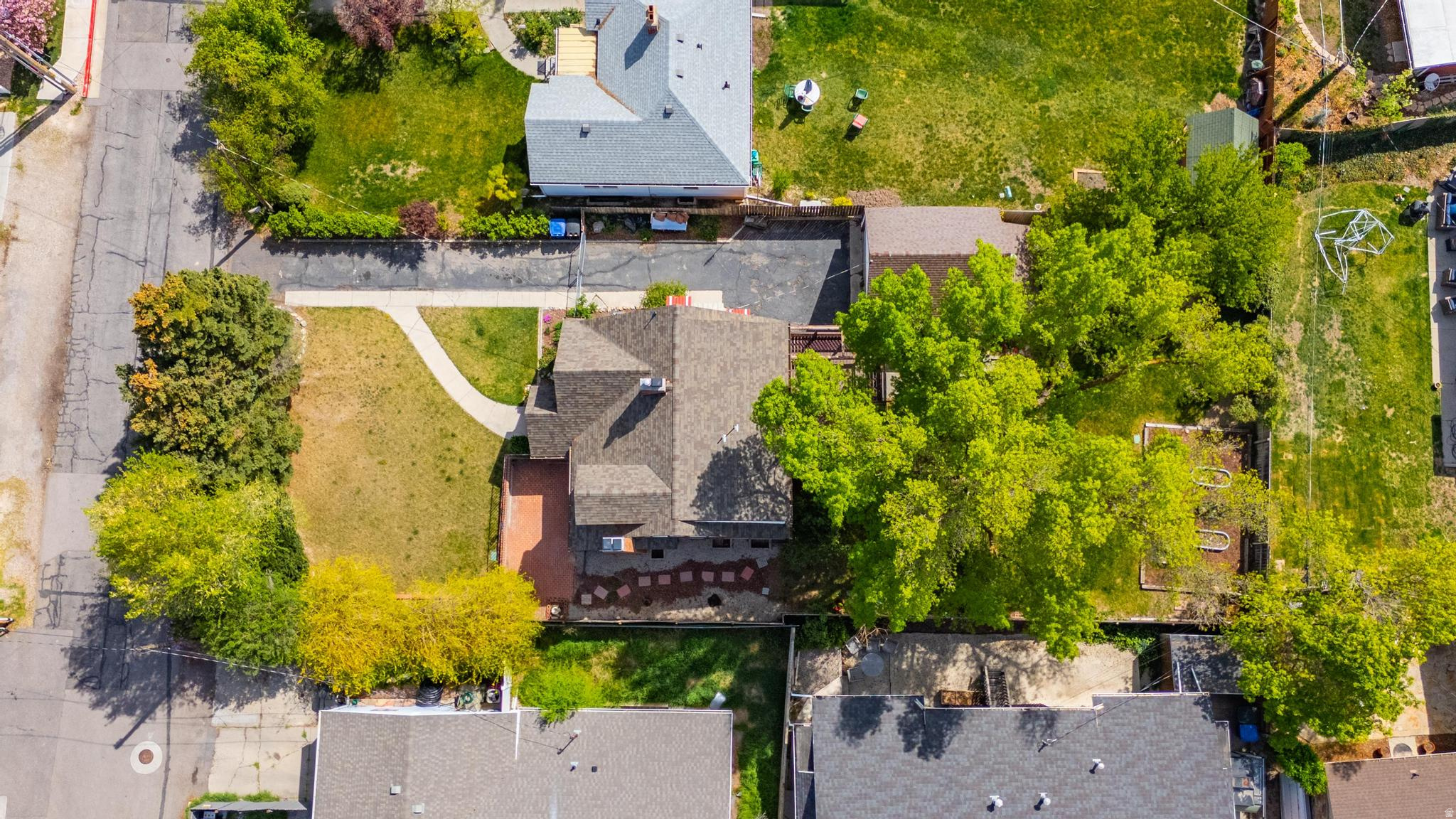 NATHAN CIRCLE - Residential