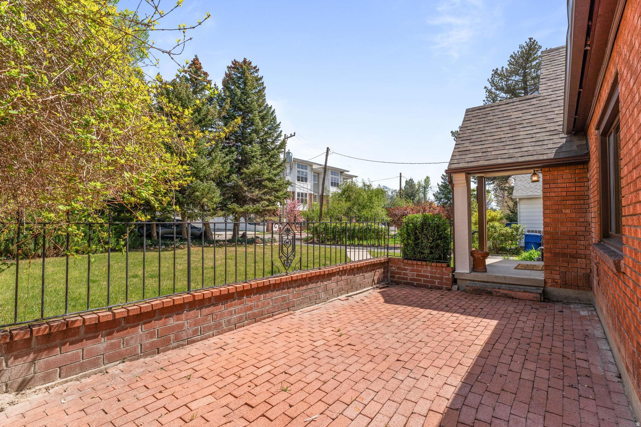 NATHAN CIRCLE - Residential