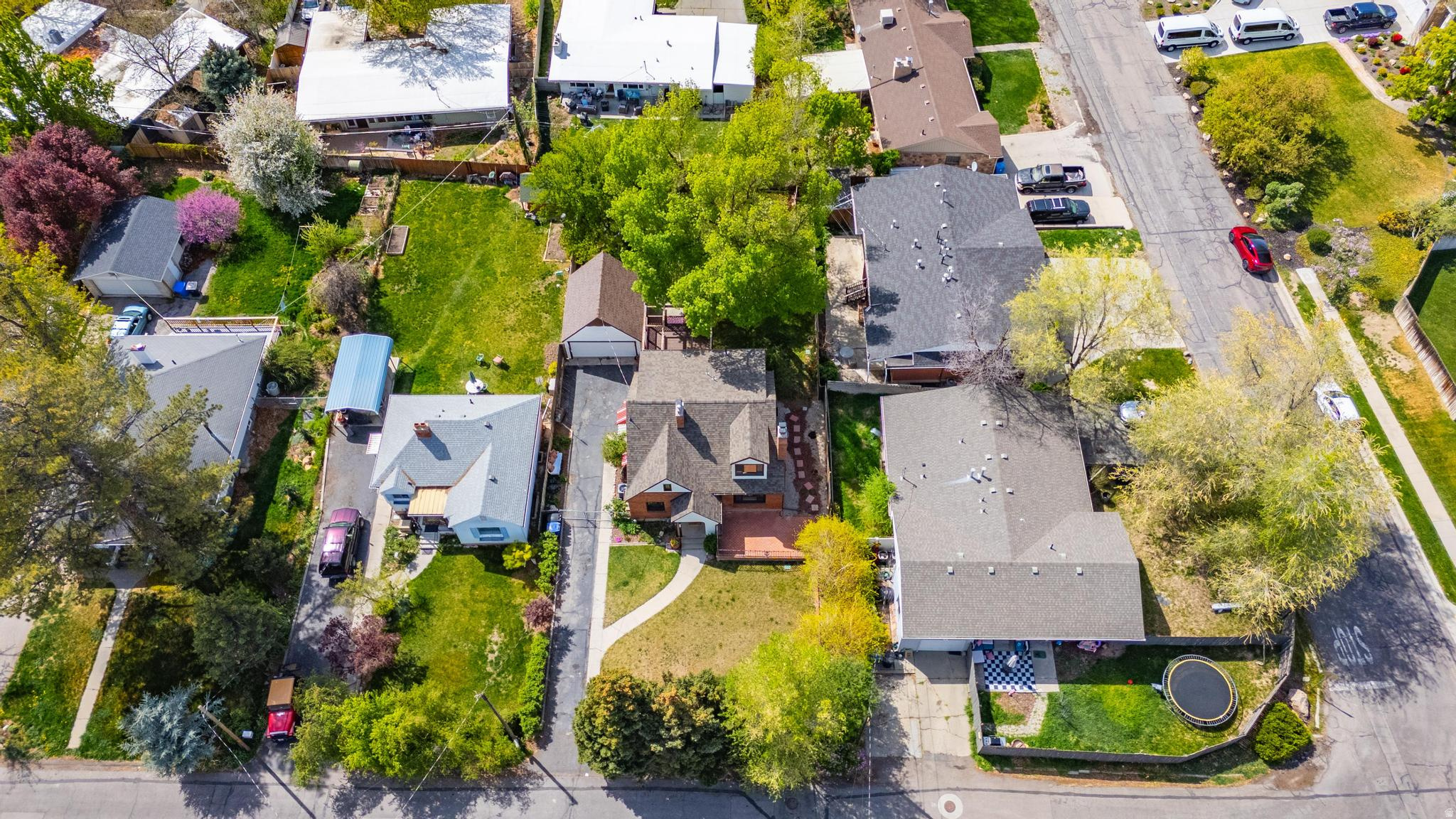 NATHAN CIRCLE - Residential