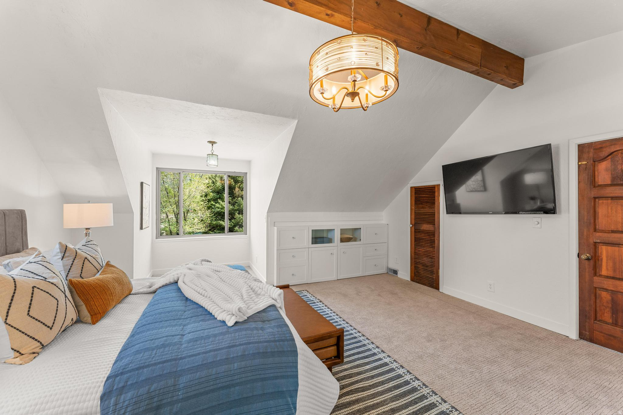 NATHAN CIRCLE - Residential