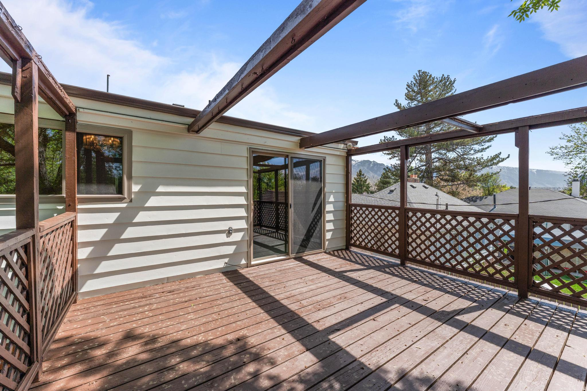 NATHAN CIRCLE - Residential