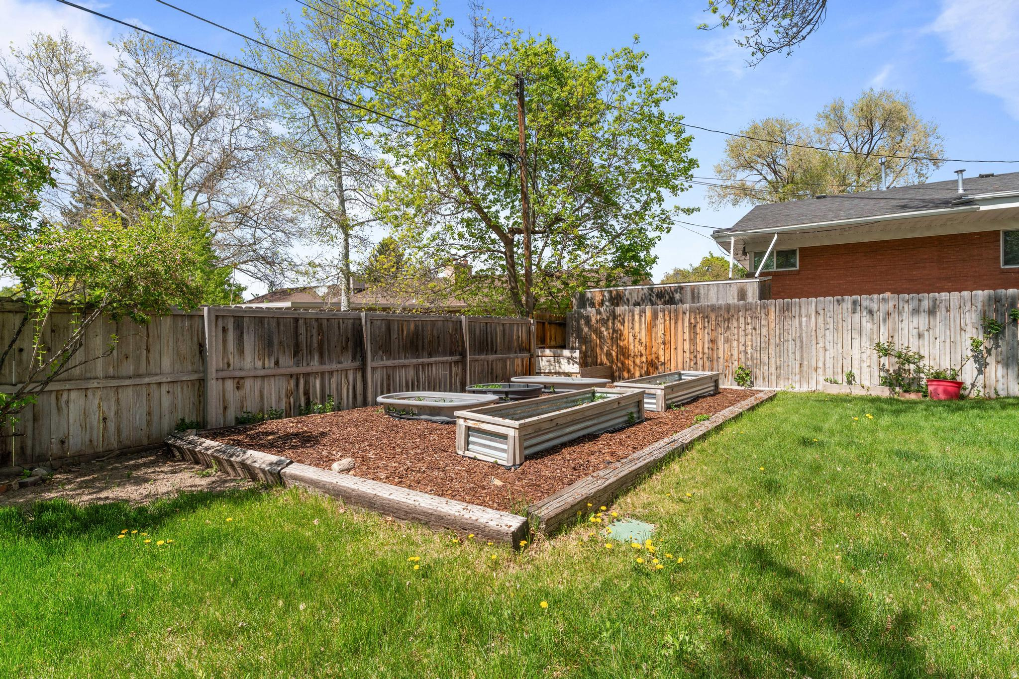 NATHAN CIRCLE - Residential