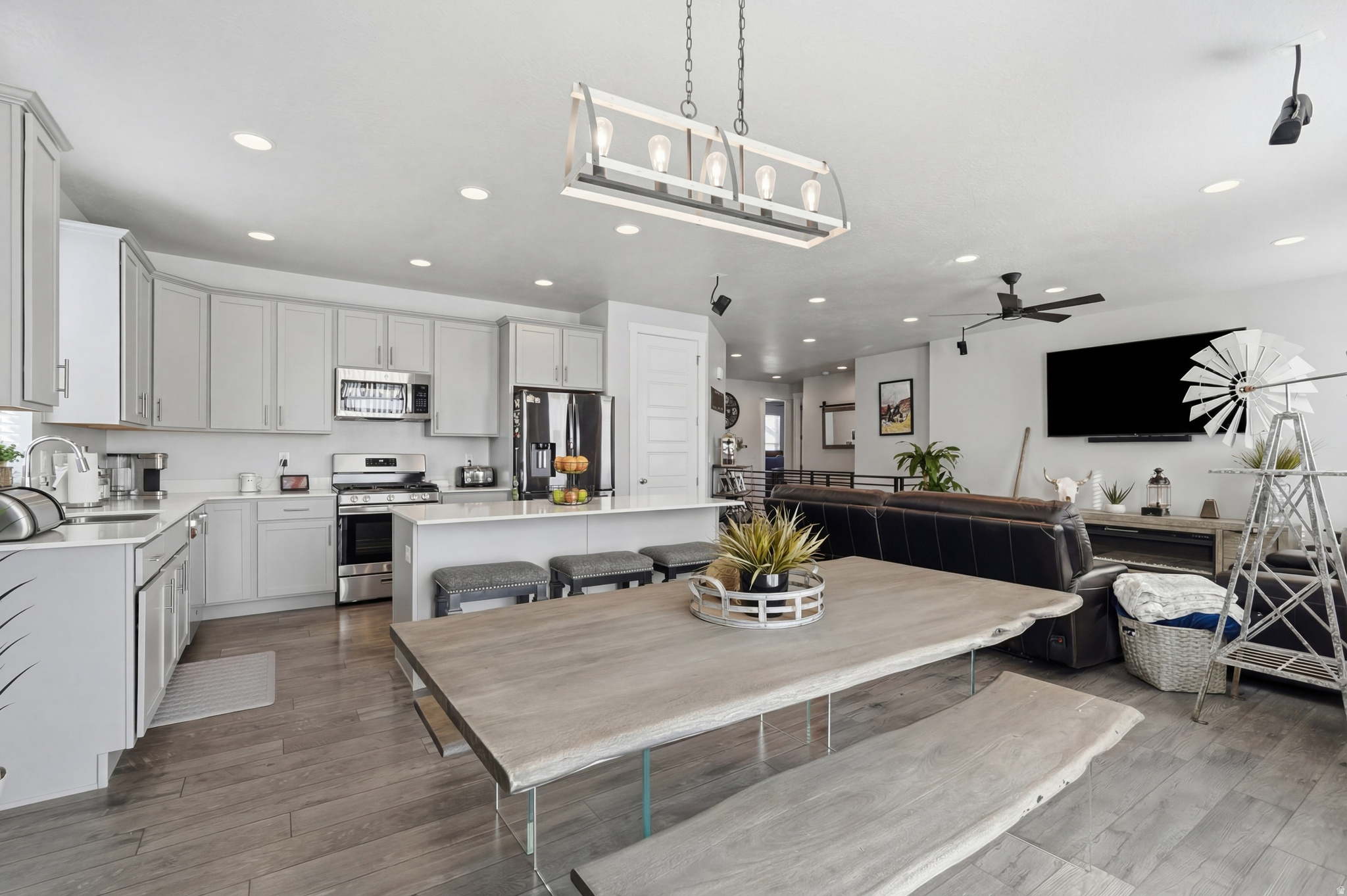 SAGEWOOD VGGDNCLT132 - Residential