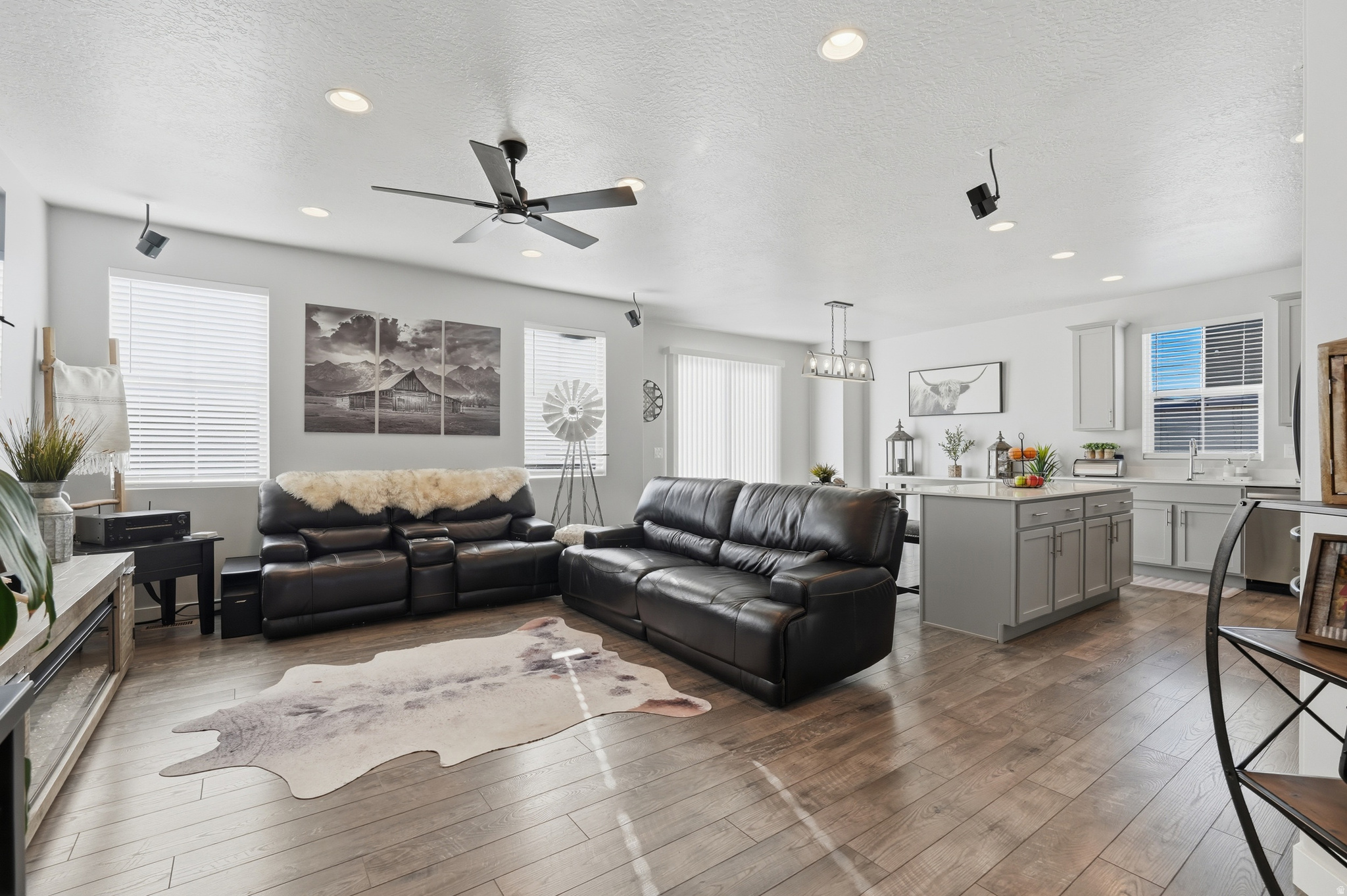 SAGEWOOD VGGDNCLT132 - Residential