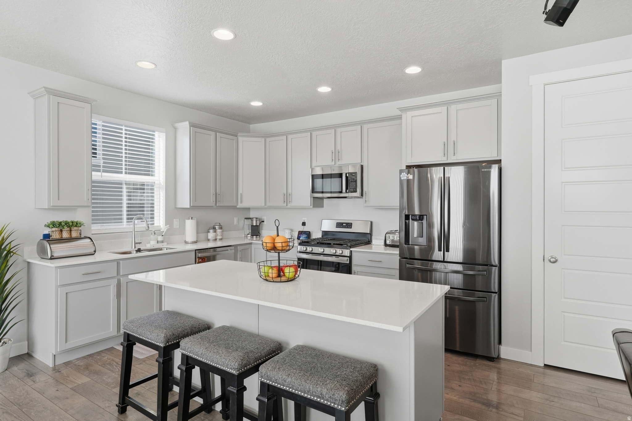 SAGEWOOD VGGDNCLT132 - Residential