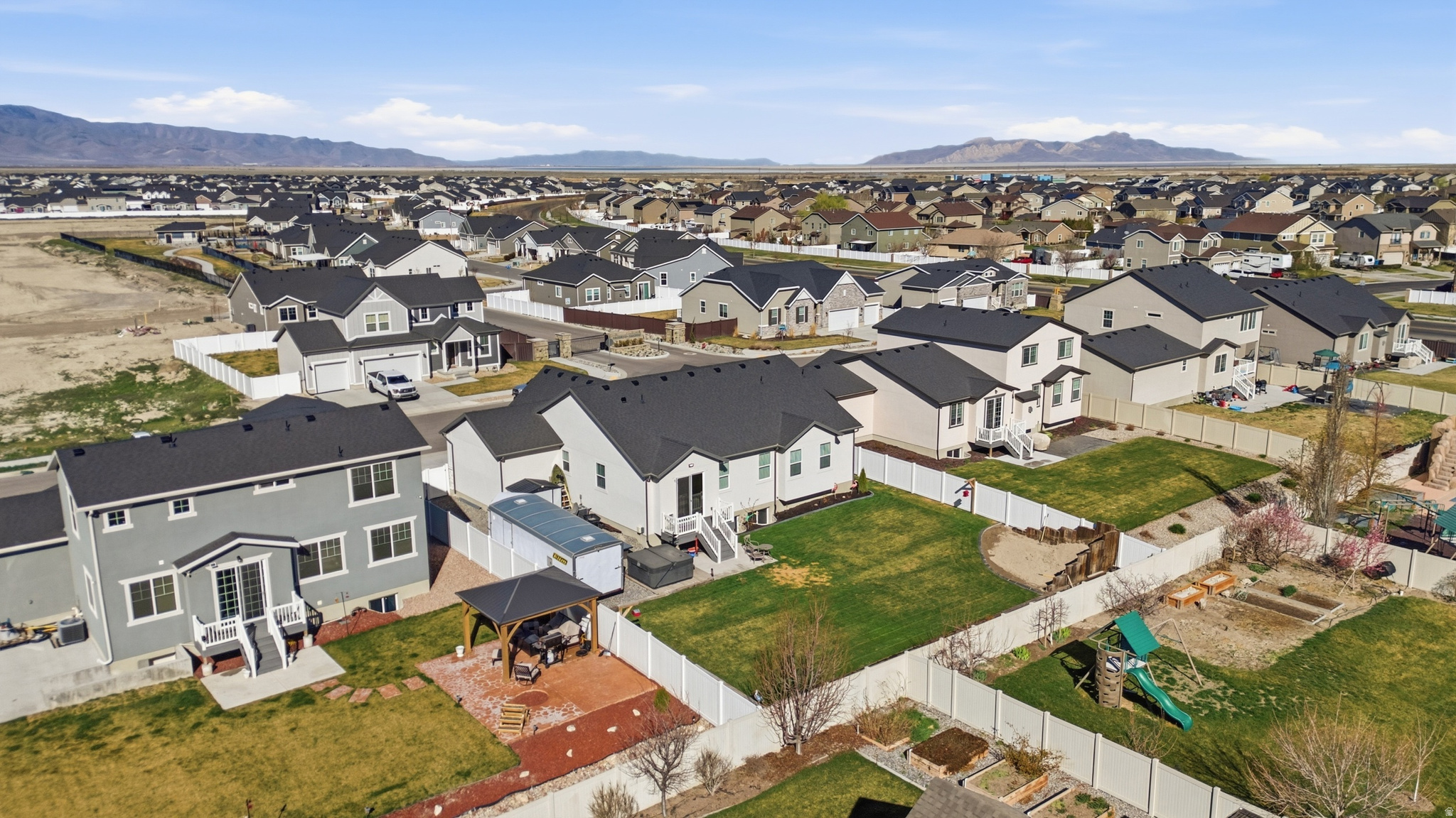 SAGEWOOD VGGDNCLT132 - Residential