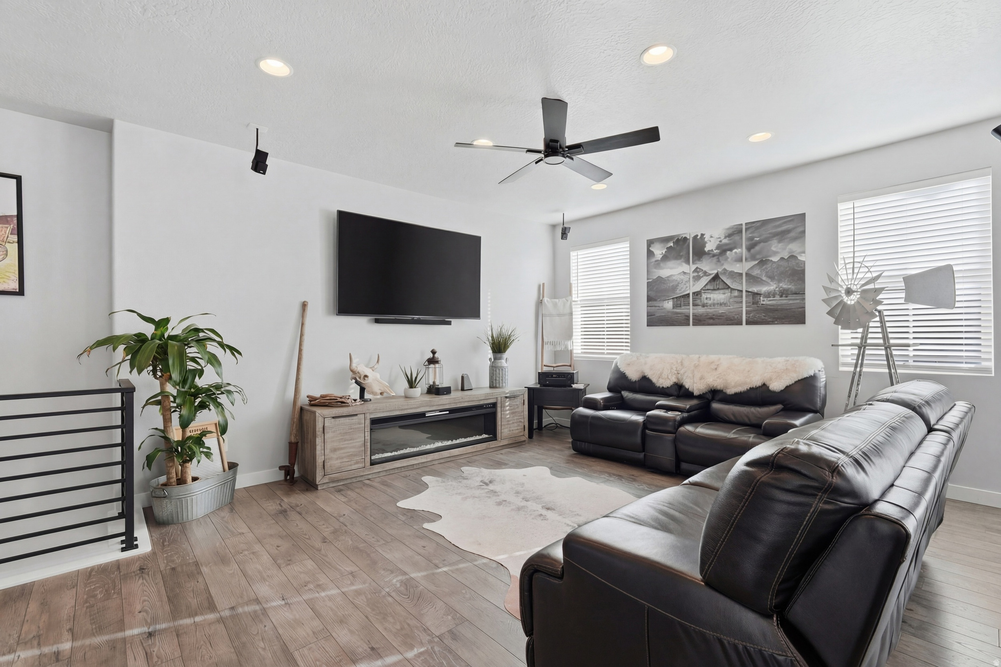 SAGEWOOD VGGDNCLT132 - Residential