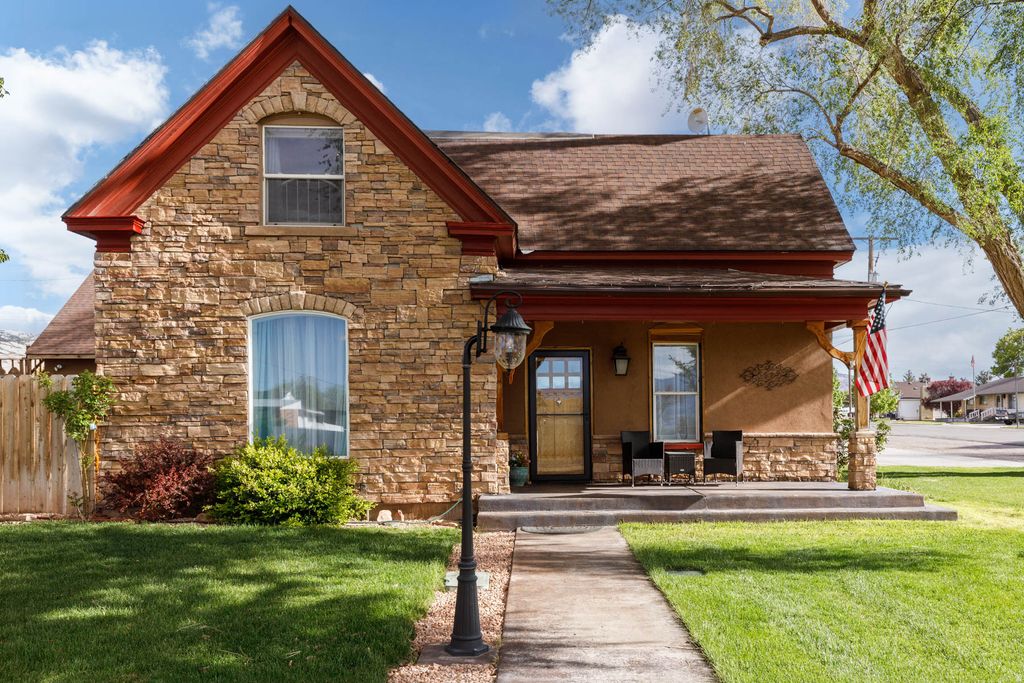 Photo of 195 E 400 N, Richfield, UT 84701 (MLS # 2154510)