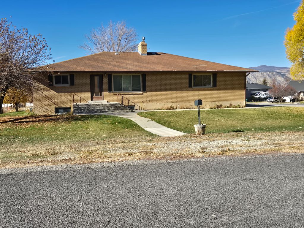 Photo of 520 S 100 W, Manti, UT 84642 (MLS # 2122583)