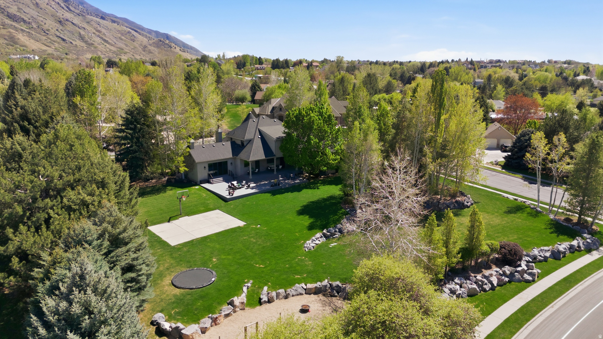 THE HUNT CLUB - Residential