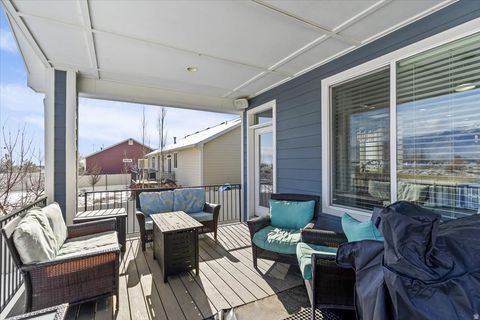 Tiny photo for 771 W MARE CIR, Kaysville, UT 84037 (MLS # 2134001)