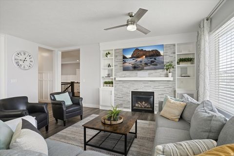 Tiny photo for 771 W MARE CIR, Kaysville, UT 84037 (MLS # 2134001)