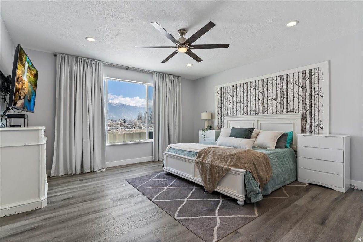 SUNSET EQUESTRIAN ES - Residential