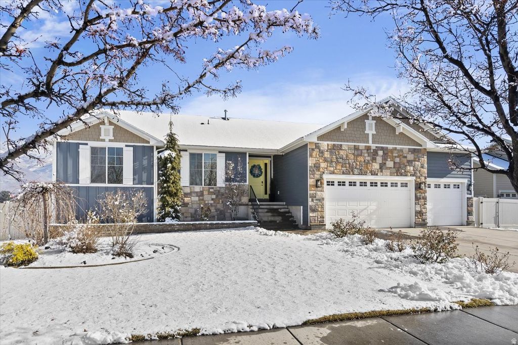 Photo of 771 W MARE CIR, Kaysville, UT 84037 (MLS # 2134001)