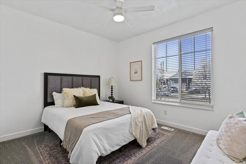 Tiny photo for 771 W MARE CIR, Kaysville, UT 84037 (MLS # 2134001)