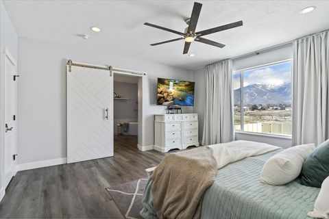 Tiny photo for 771 W MARE CIR, Kaysville, UT 84037 (MLS # 2134001)