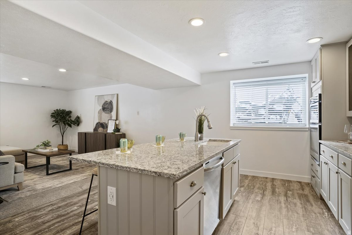 SUNSET EQUESTRIAN ES - Residential