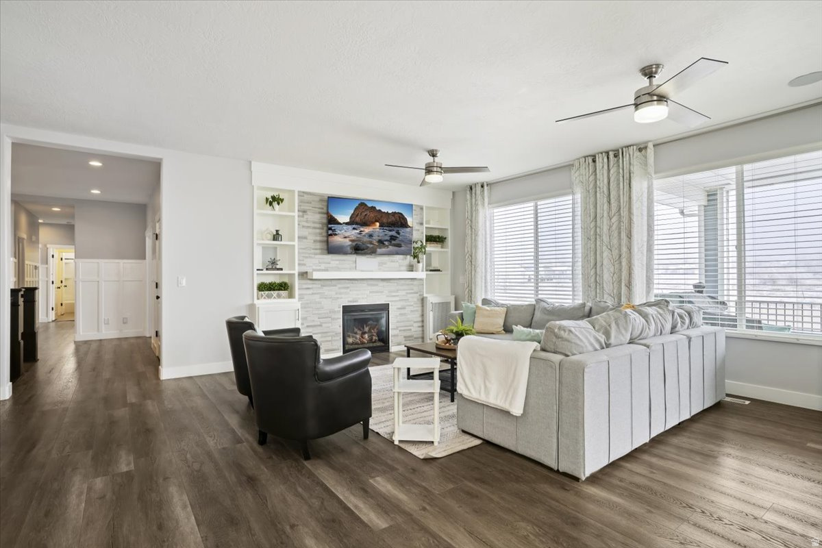 SUNSET EQUESTRIAN ES - Residential