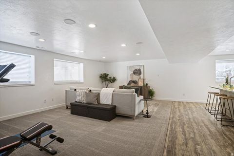 Tiny photo for 771 W MARE CIR, Kaysville, UT 84037 (MLS # 2134001)