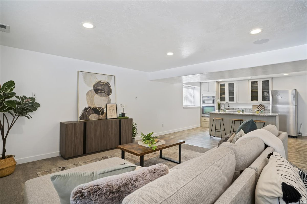 SUNSET EQUESTRIAN ES - Residential